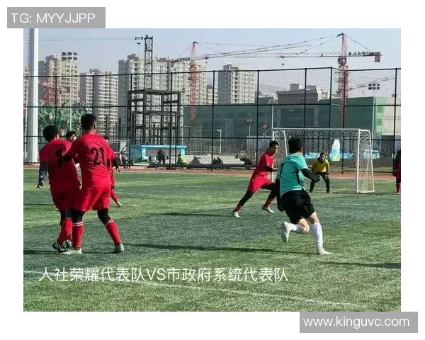 绿茵巨星闪耀时刻展现足球激情与荣耀瞬间